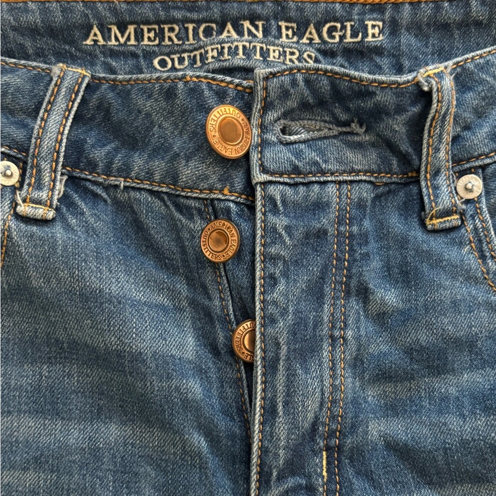 American Eagle Outfitters Tomgirl Size 2 Button-Fly Distressed Jeans - Picture 4 of 5